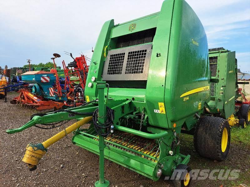 John Deere 854 Presse à balle ronde