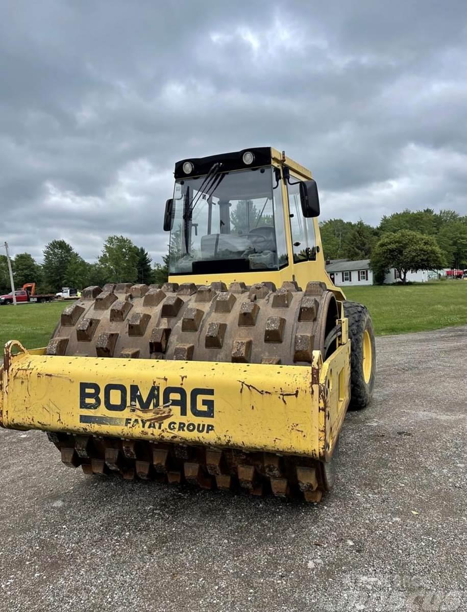Bomag BW213DH-40 Rouleaux monocylindre