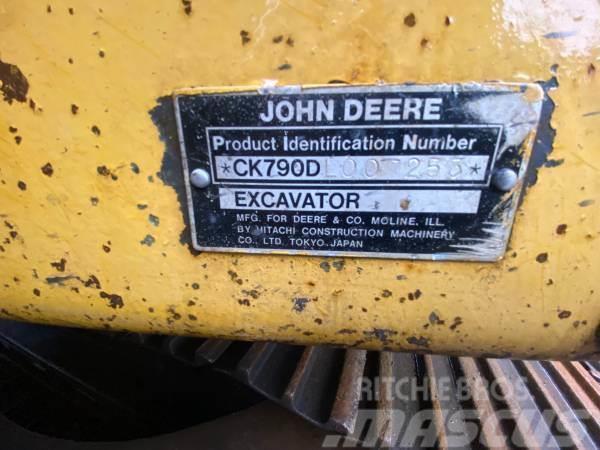 John Deere 790D LC Pelle sur chenilles