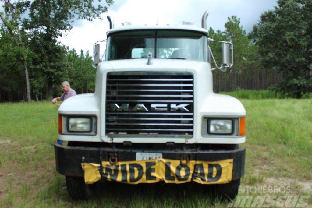Mack 613 Tracteur routier