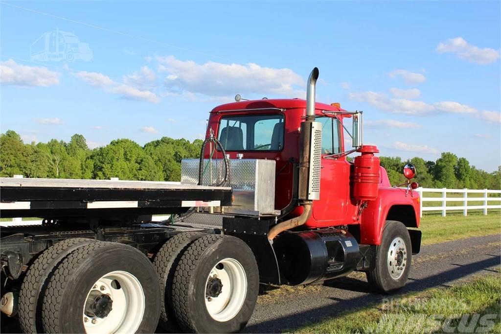 Mack R686ST Tracteur routier