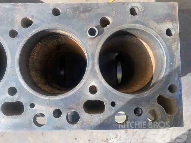 Iveco /Tipo: F4GE Bloco do Motor Iveco F4GE 2830083 Moteur