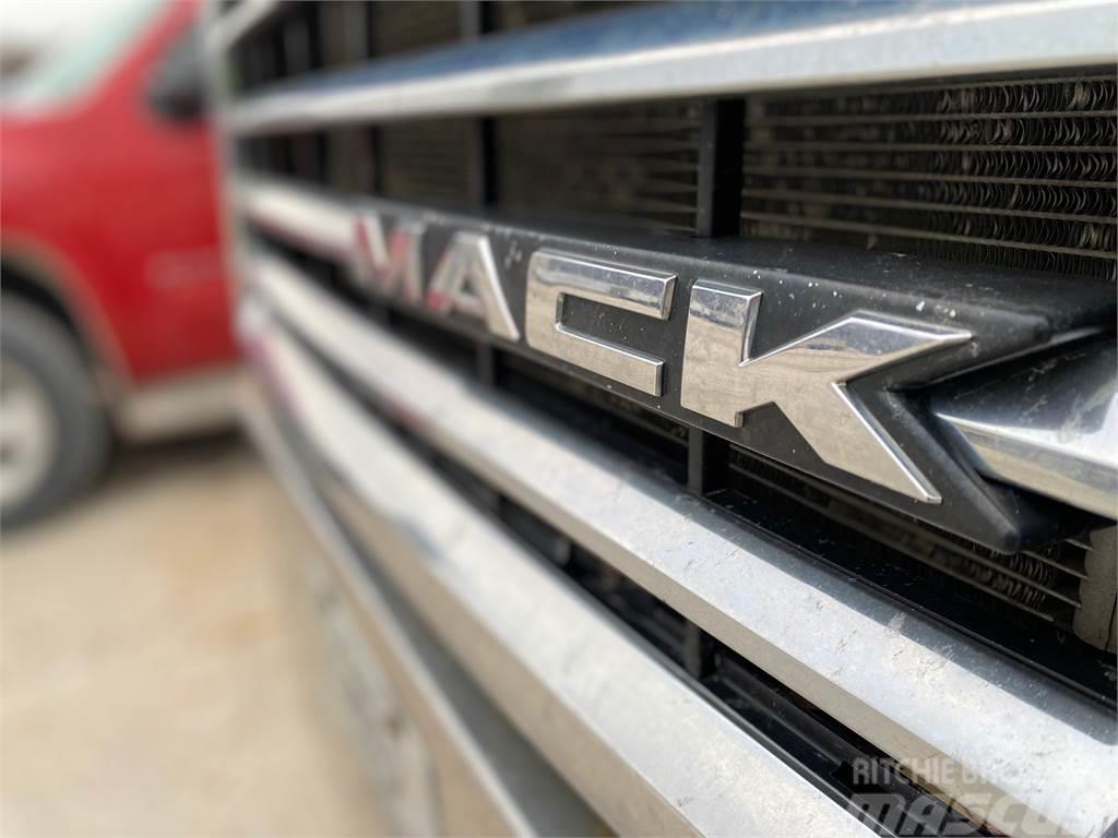 Mack CXU613 Tracteur routier