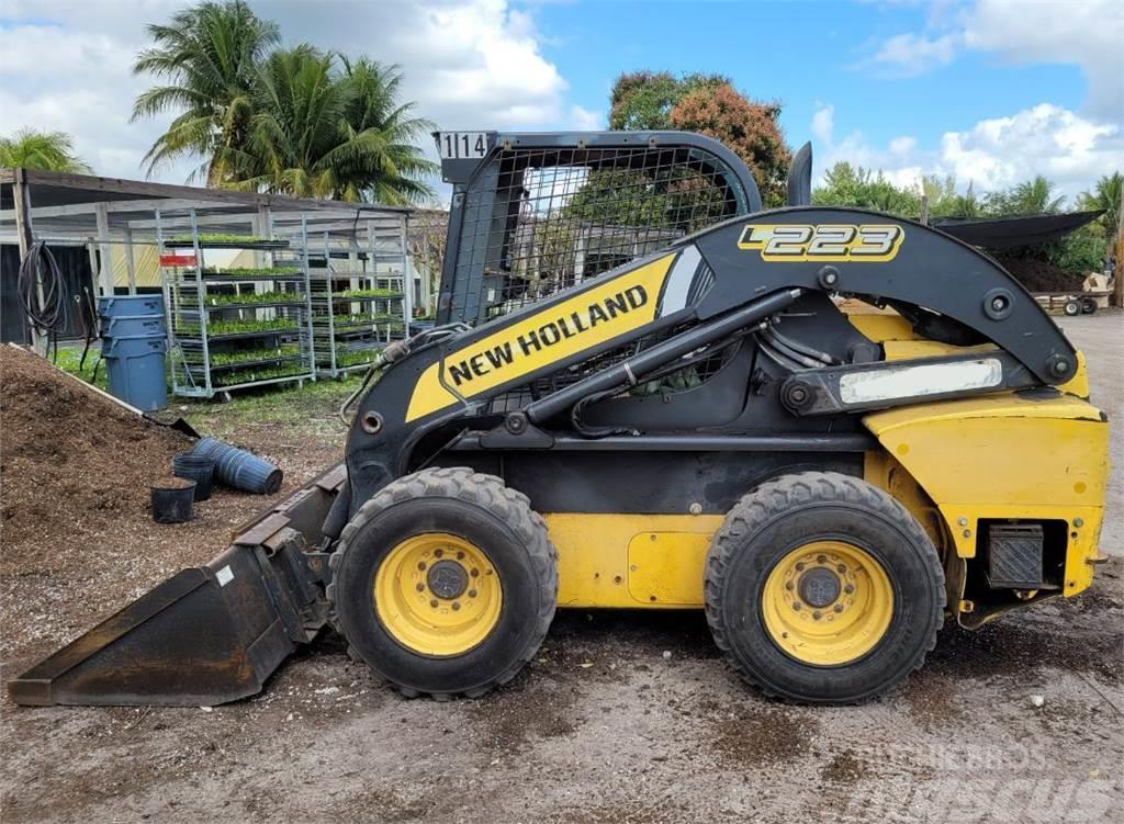 New Holland L223 Chargeuse compacte