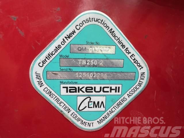 Takeuchi TB250-2 Mini pelle < 7t