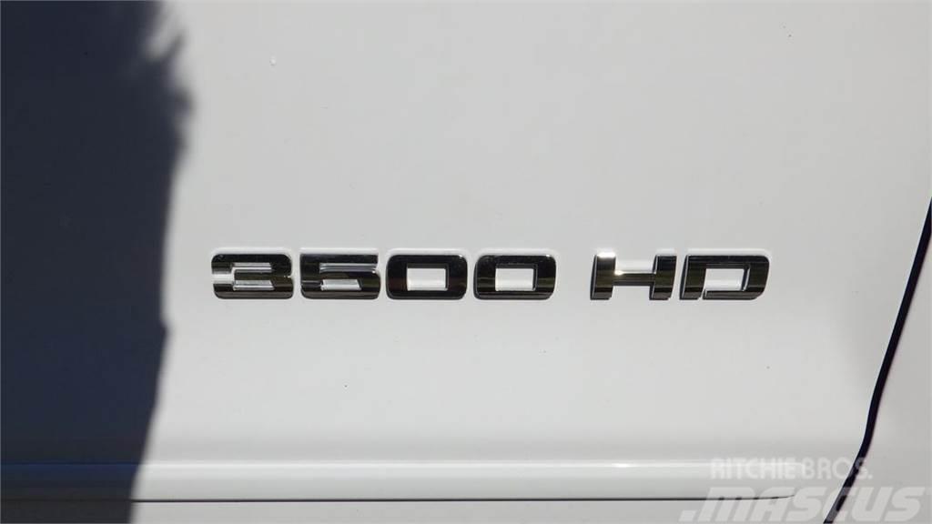 Chevrolet Silverado 3500HD Camion plateau