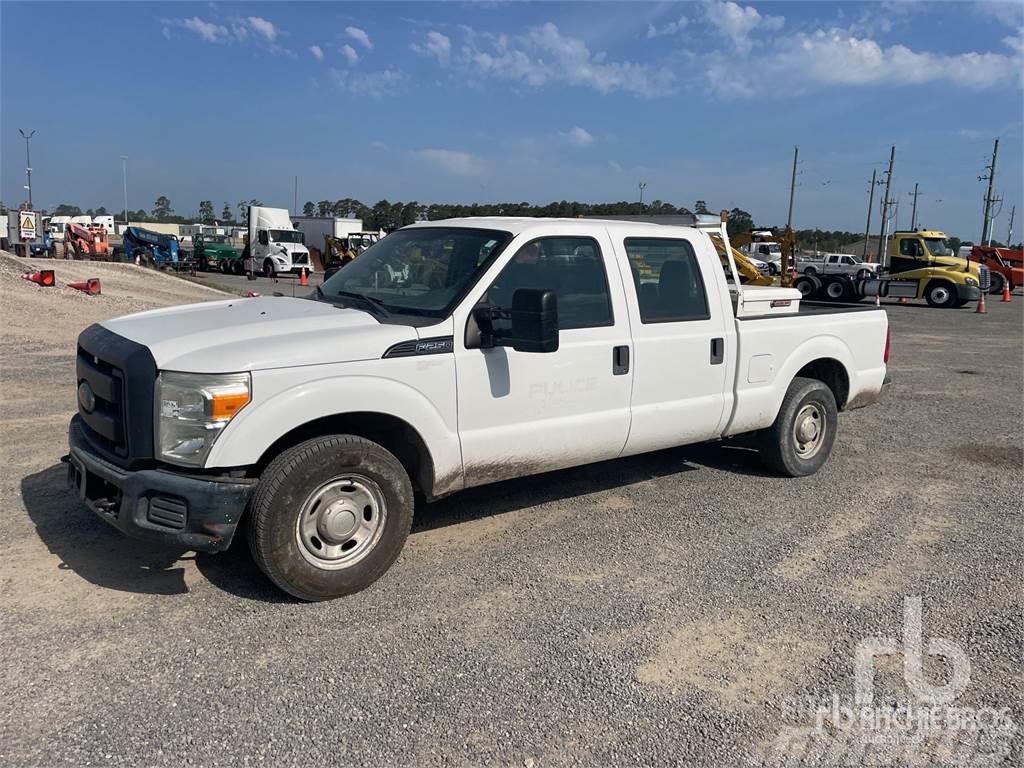 Ford F-250 Utilitaire benne