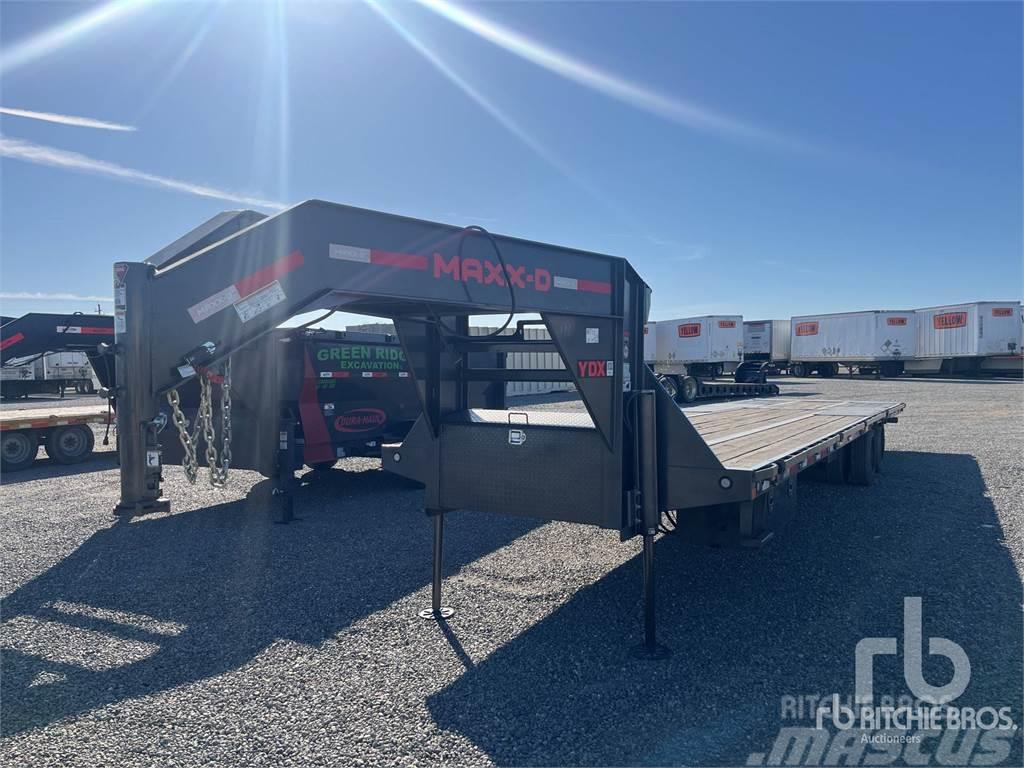  MAXX D 35.7 ft T/A Gooseneck Vehicle transport trailers