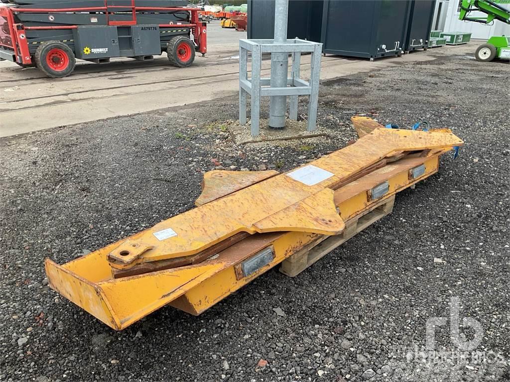Volvo A40 tailgate Other