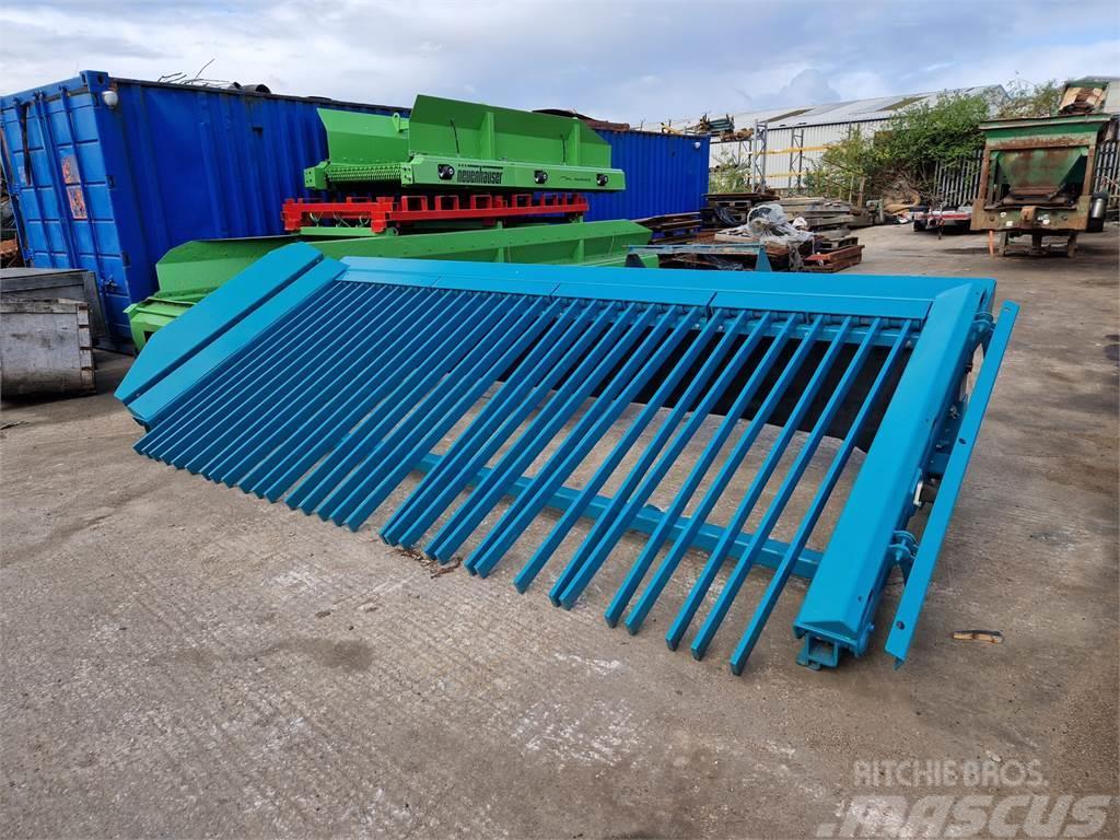  New / Un-Used Powerscreen 14ft Tipping Grid Crible