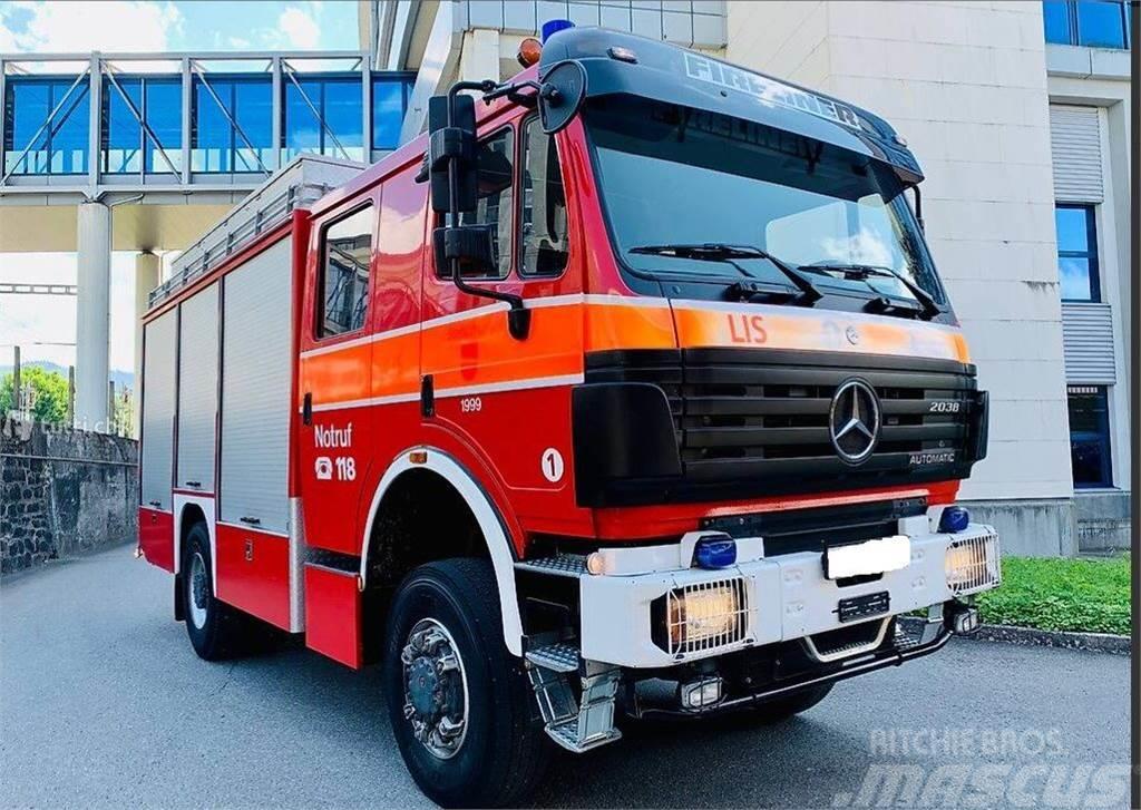 Mercedes-Benz 2038 4x4 Camion de pompier