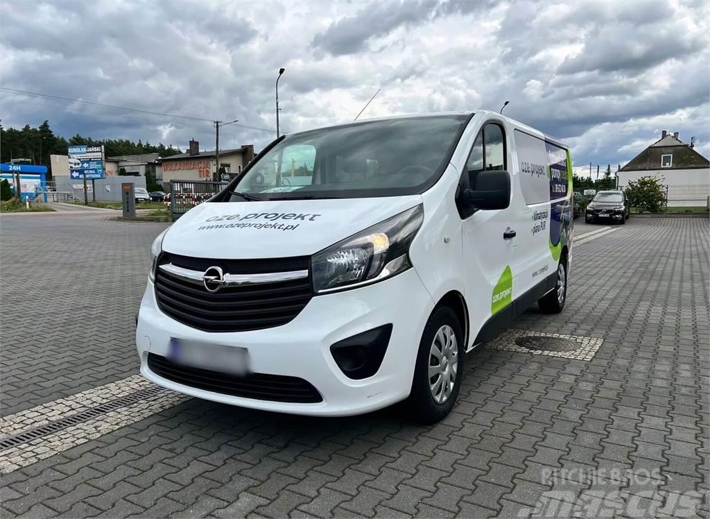 Opel Vivaro Doka Double Cabin Long 6-seater One Owner Cabines