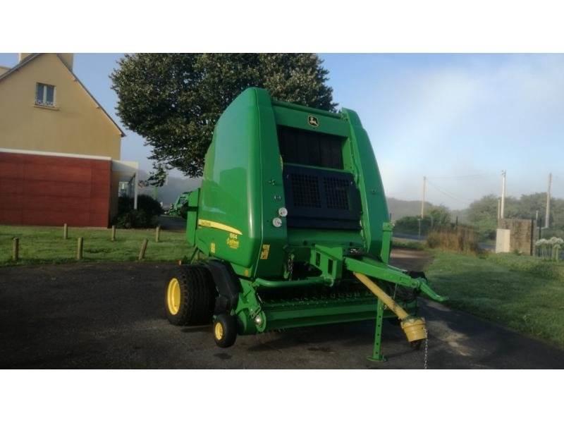 John Deere 864 Presse à balle ronde