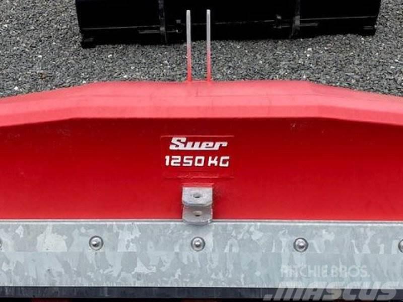  Suer SBS 1250 STAHLBETONGEWICHT Autres équipements pour tracteur