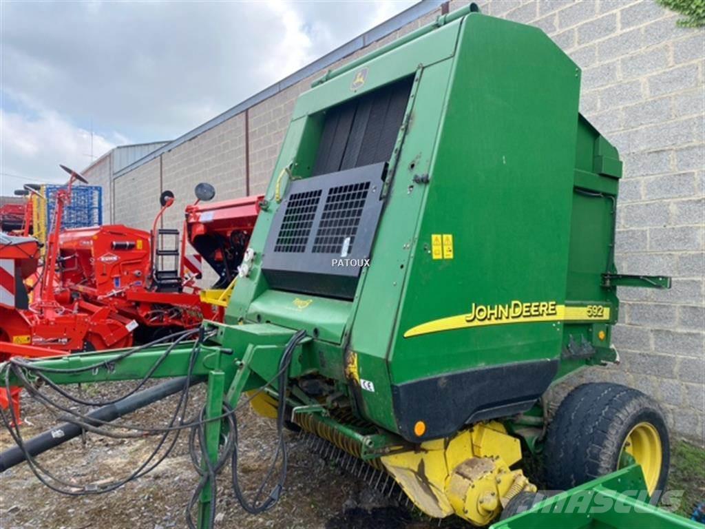 John Deere 592 Presse à balle ronde