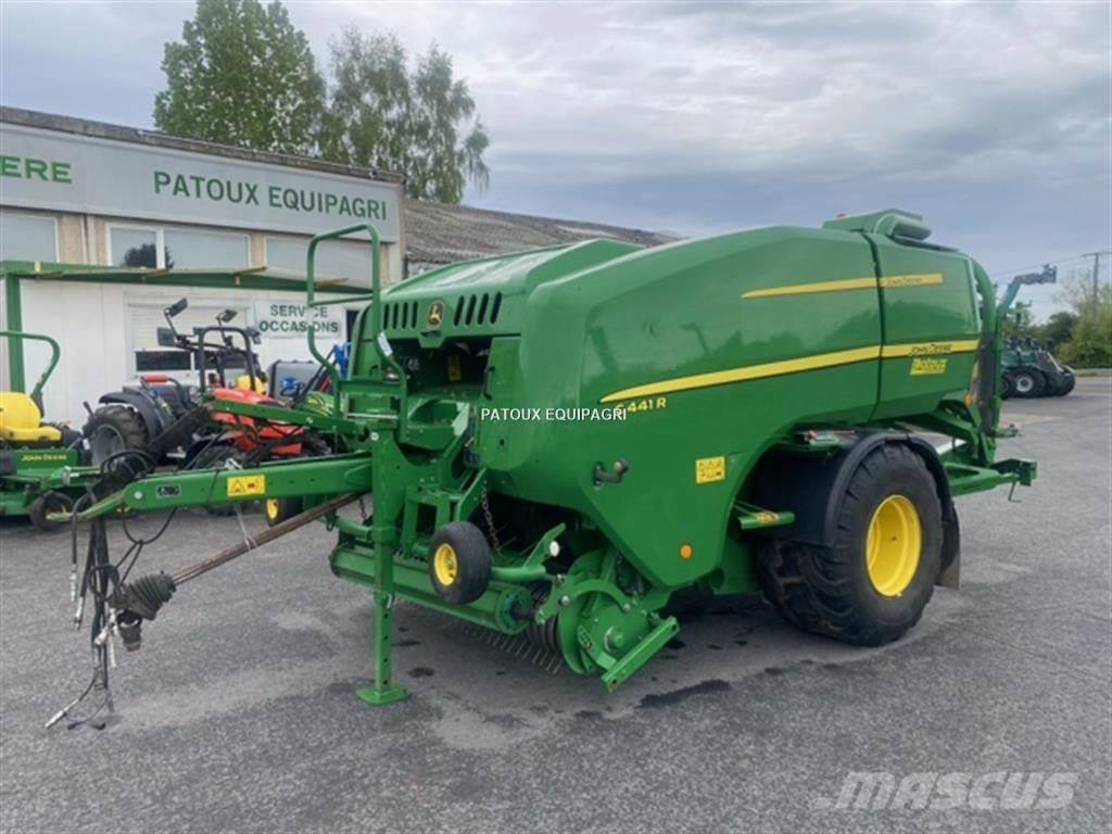 John Deere C441R Enrubanneuse