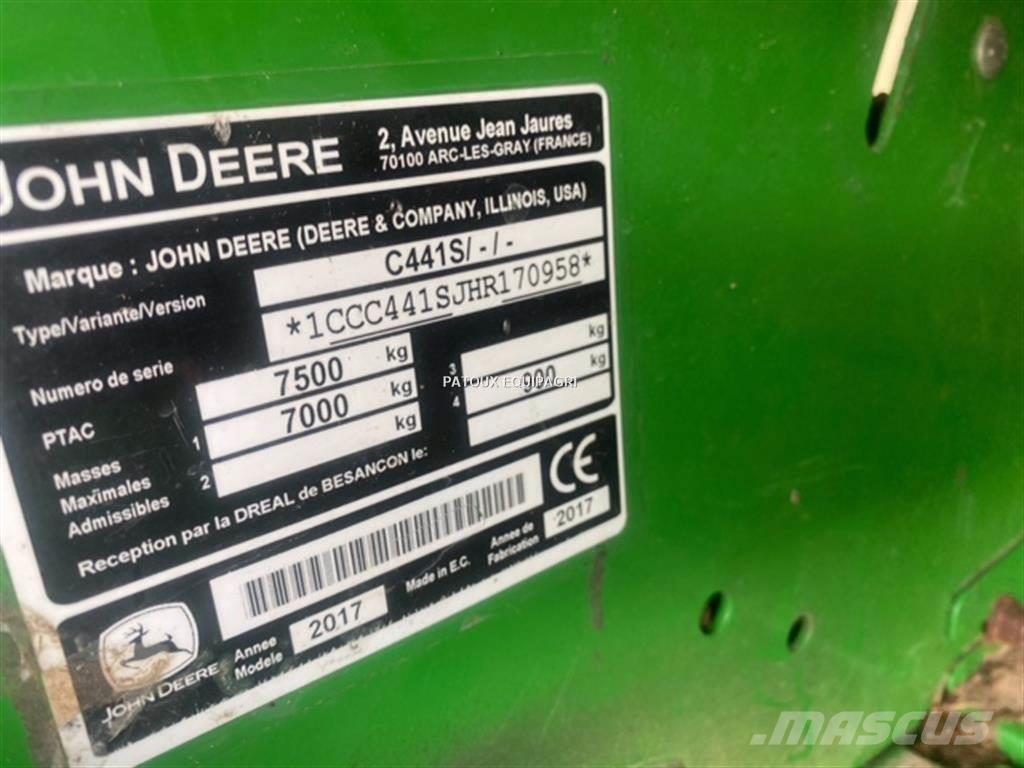 John Deere C441R Enrubanneuse