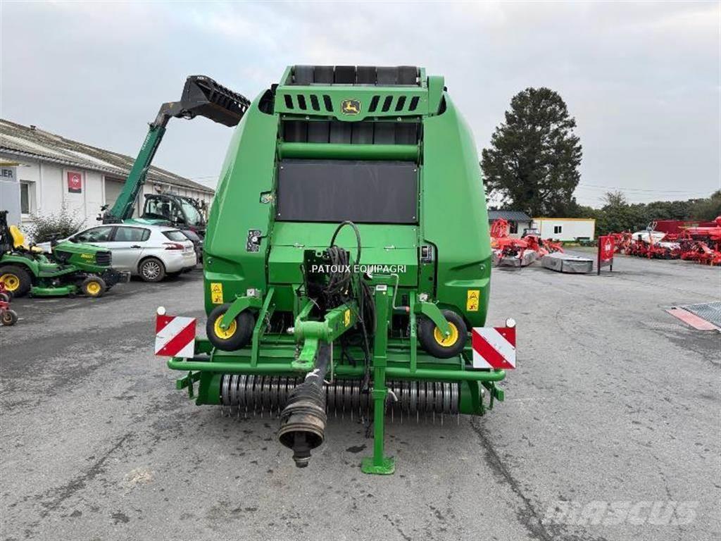 John Deere V461M Presse à balle ronde