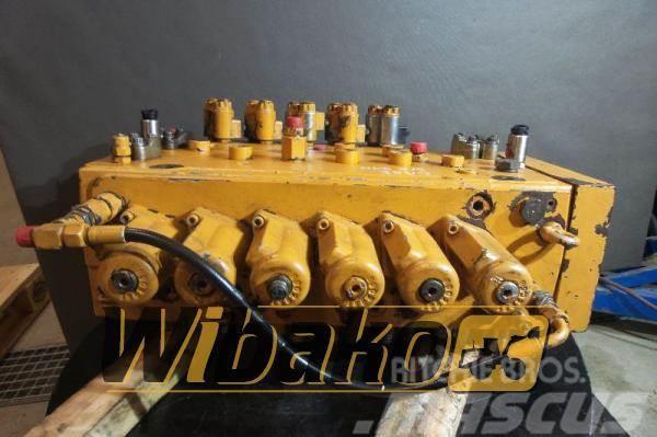 CASE Distributor Case WX210 Hydraulique