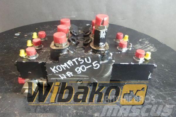 Komatsu Distributor Komatsu WA 90-5 644300080 Hydraulique