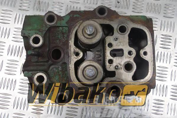 Volvo Cylinder head Volvo TD122KHE 479952/479942/1001234 Autres accessoires