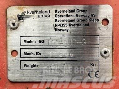 Kverneland 100-300-9 med Packomat S Charrue réversible