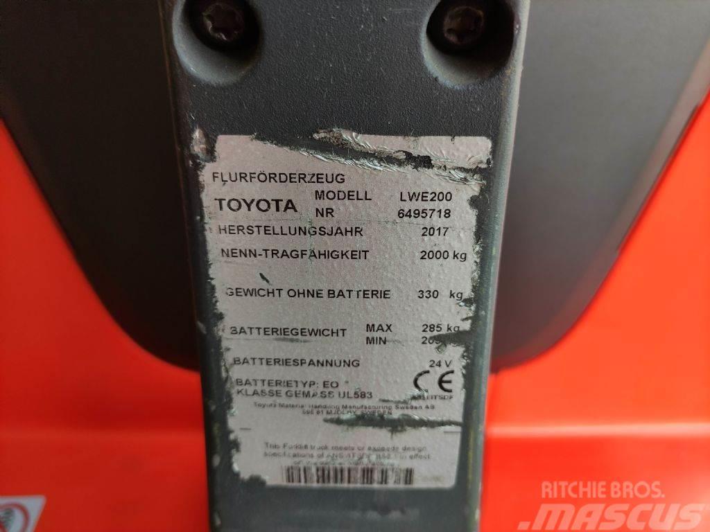Toyota LWE200 Transpalette accompagnant