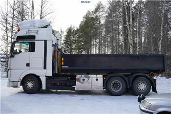 MAN TGX26.480 6x2 Hook truck with flat bed