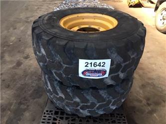  405/70-18 Dunlop massiv dæk på fælg - 1 stk. tilba