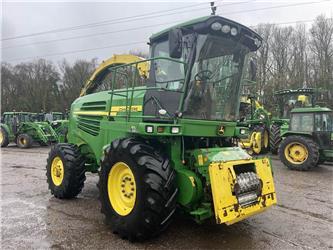 John Deere 7450 4wd Self propelled forager c/w 630B grass pic