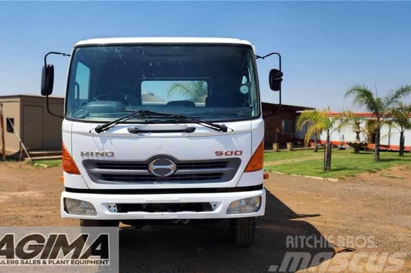 Hino 500 Series 1324 Mass Sides Autre camion