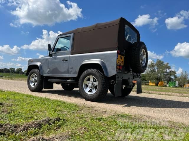 Land Rover Defender Iconic Edition 2017 only 8888 km Voiture
