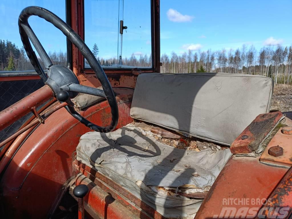 Belarus T40 traktori - VIDEO Tracteur