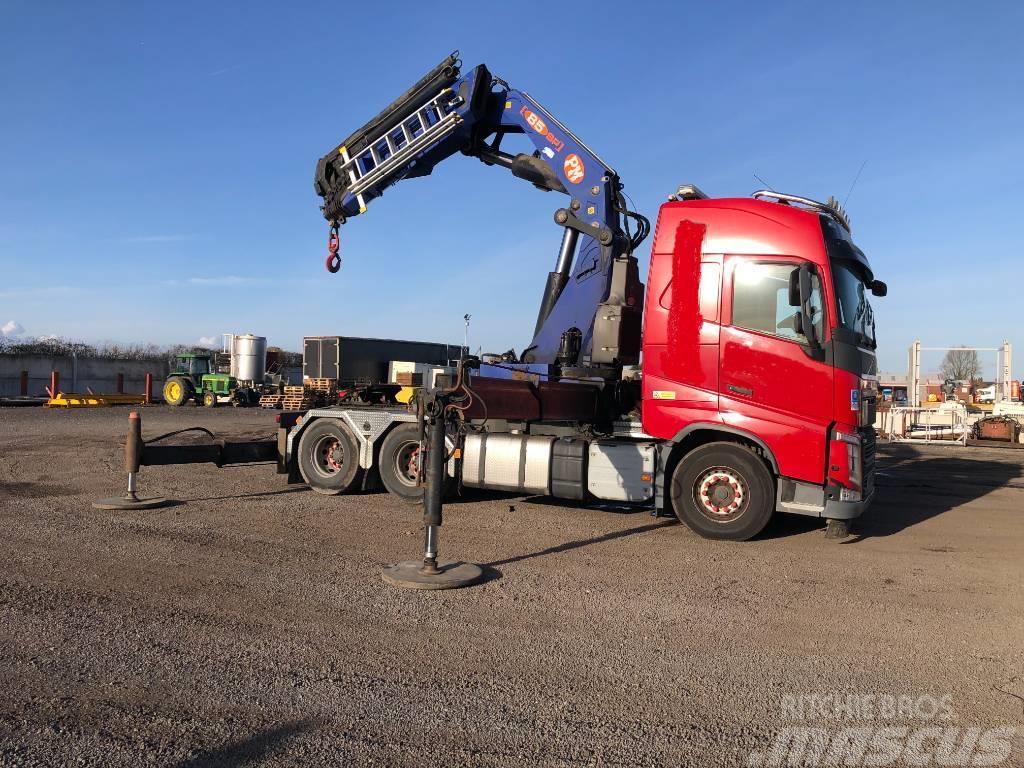  SOLD (  SOLD 4.1.2024  ) Camion plateau ridelle avec grue