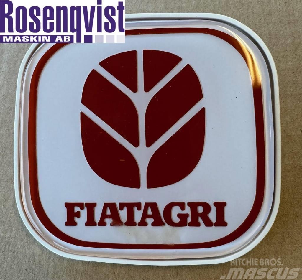 Fiat New genuine Fiat badge 5135072, 5130753 Cabines et Intérieur