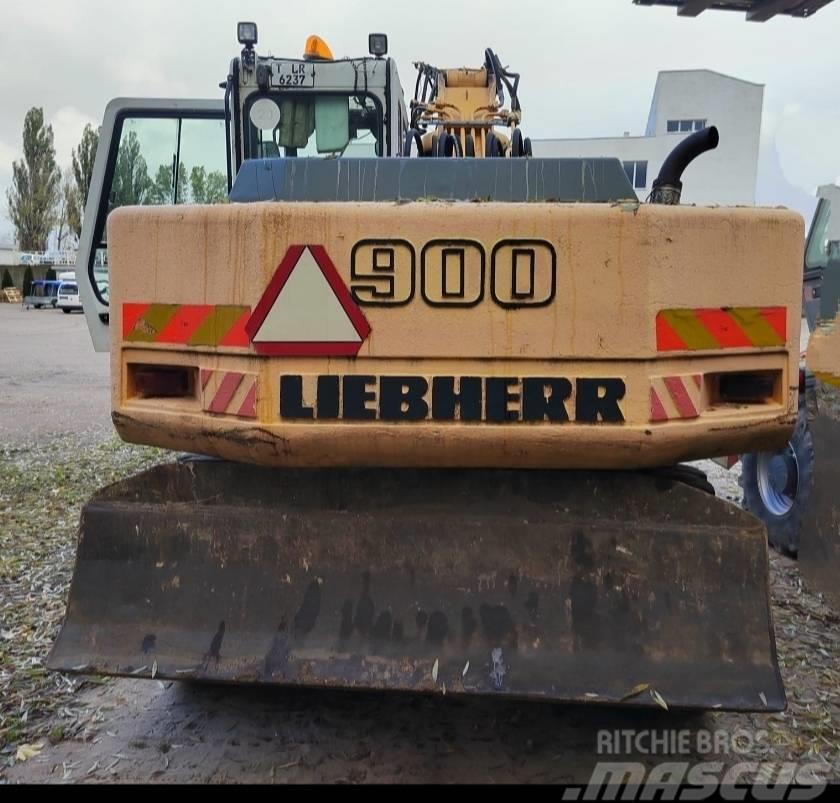 Liebherr A 900 Litronic Pelle sur pneus