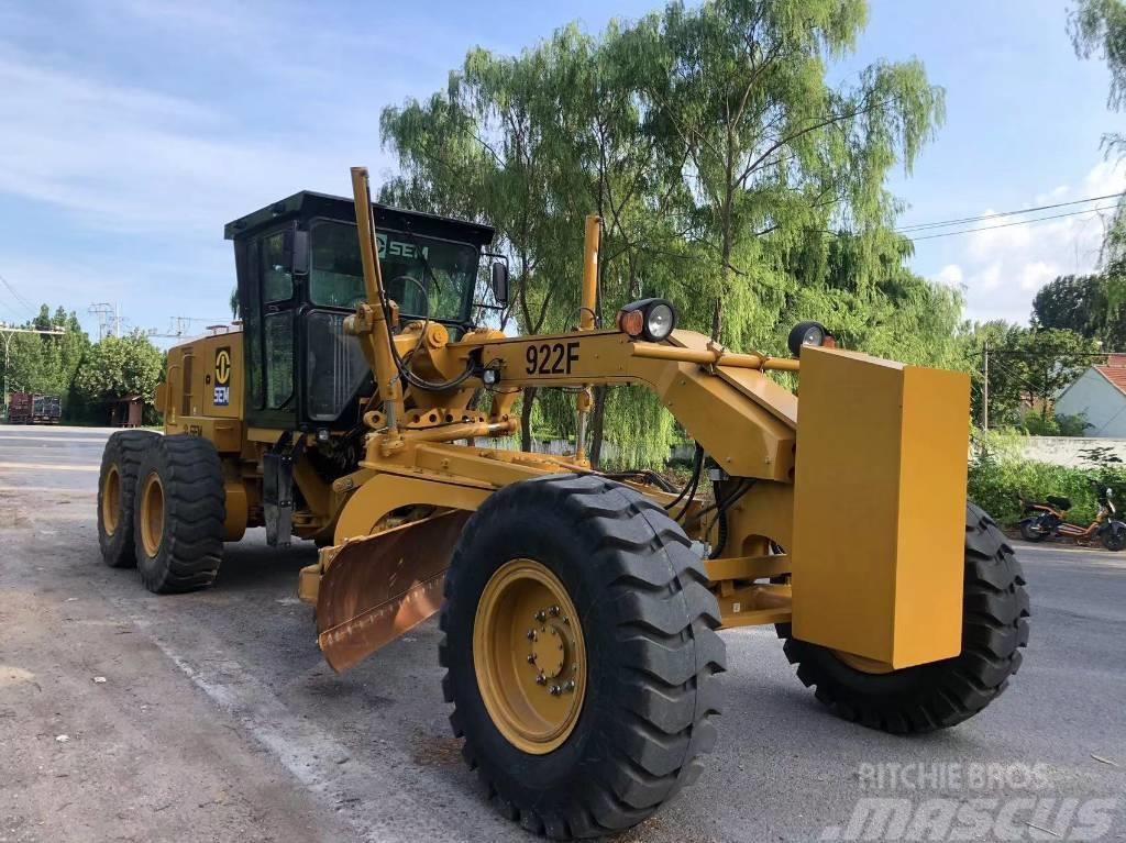 SEM 922F grader for middle east country use Niveleuse