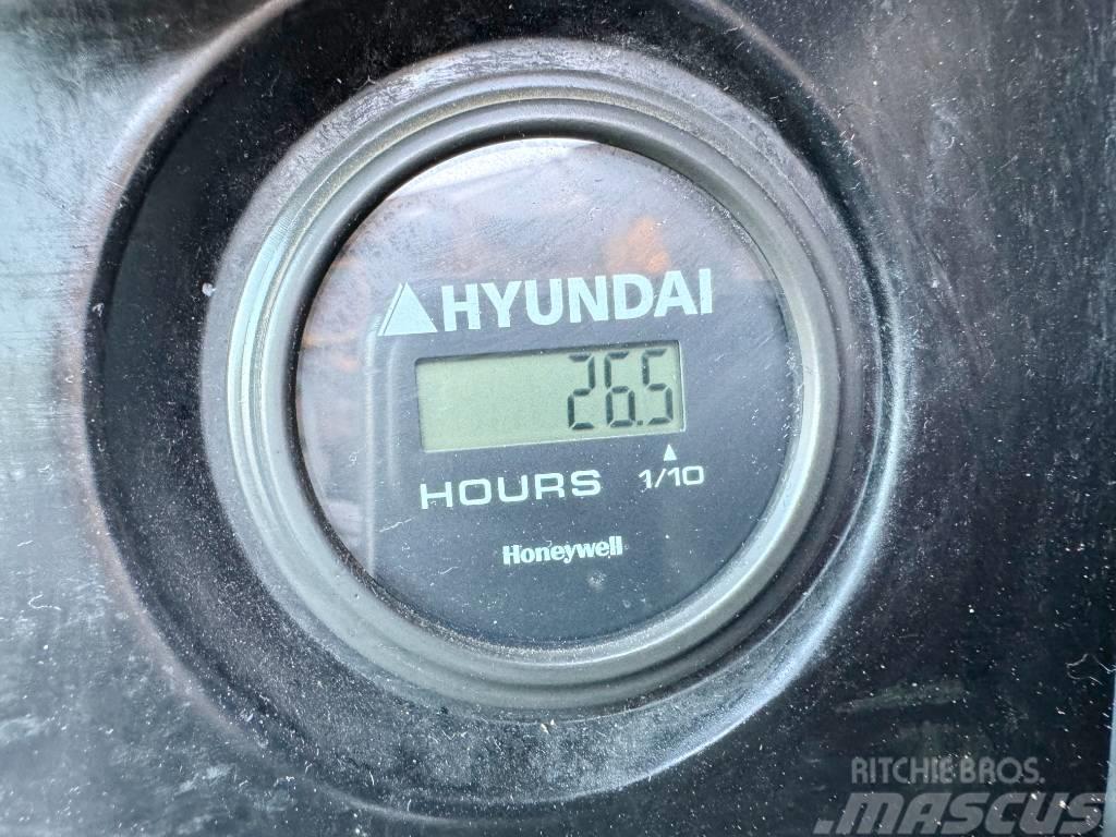 Hyundai R215 Excellent Condition / Low Hours Pelle sur chenilles