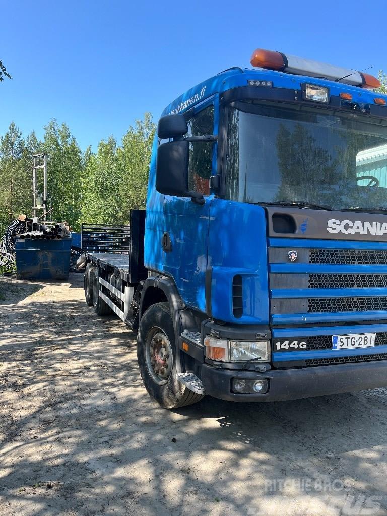 Scania koneenkuljetusauto 144 G Autre camion
