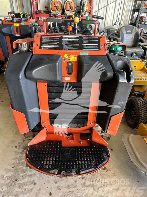 Ditch Witch SK752 Chargeuse compacte