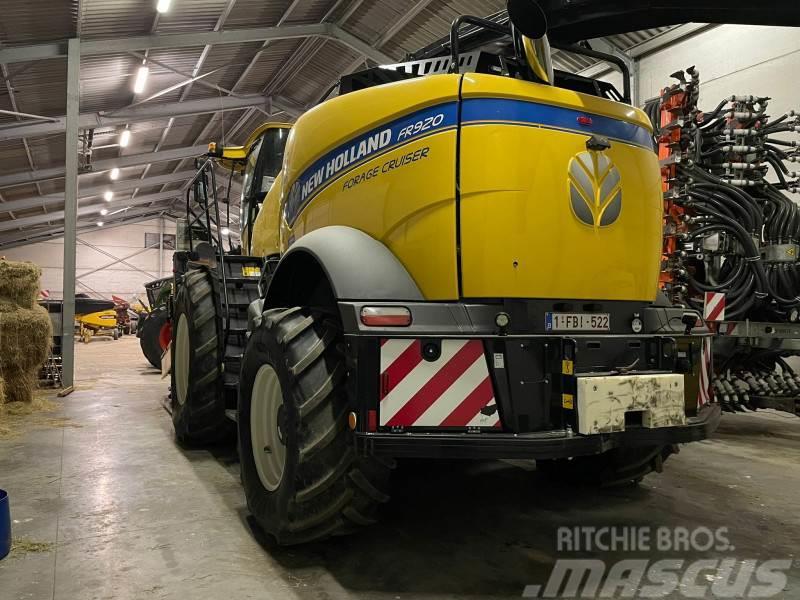 New Holland FR920 T4B Ensileuse automotrice