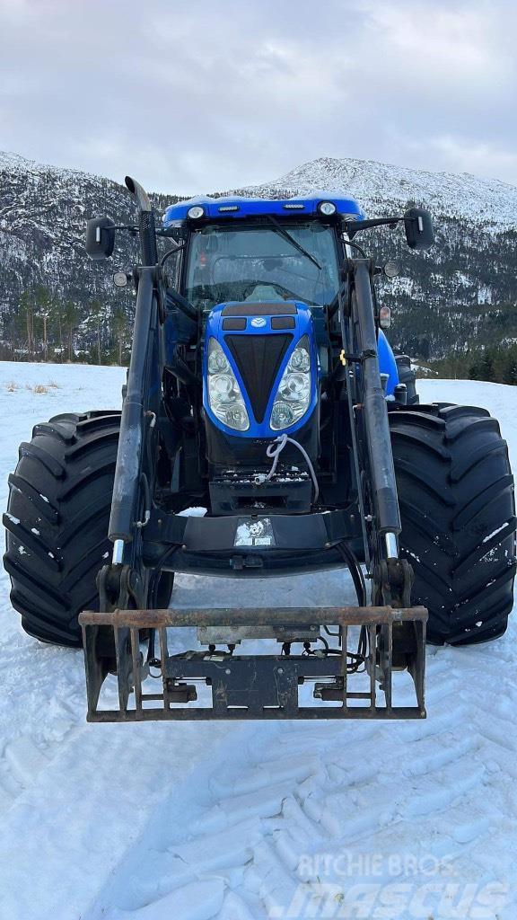 New Holland T 7.185 AC Tracteur