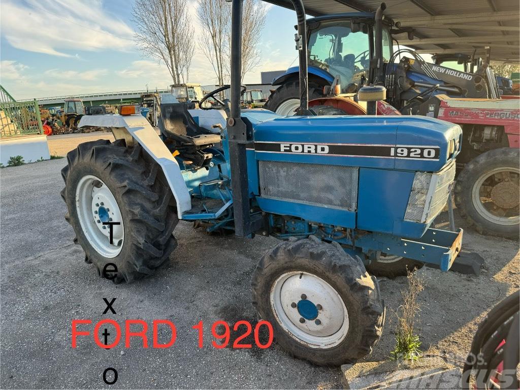 Ford / New Holland 1920 W4 Tracteur