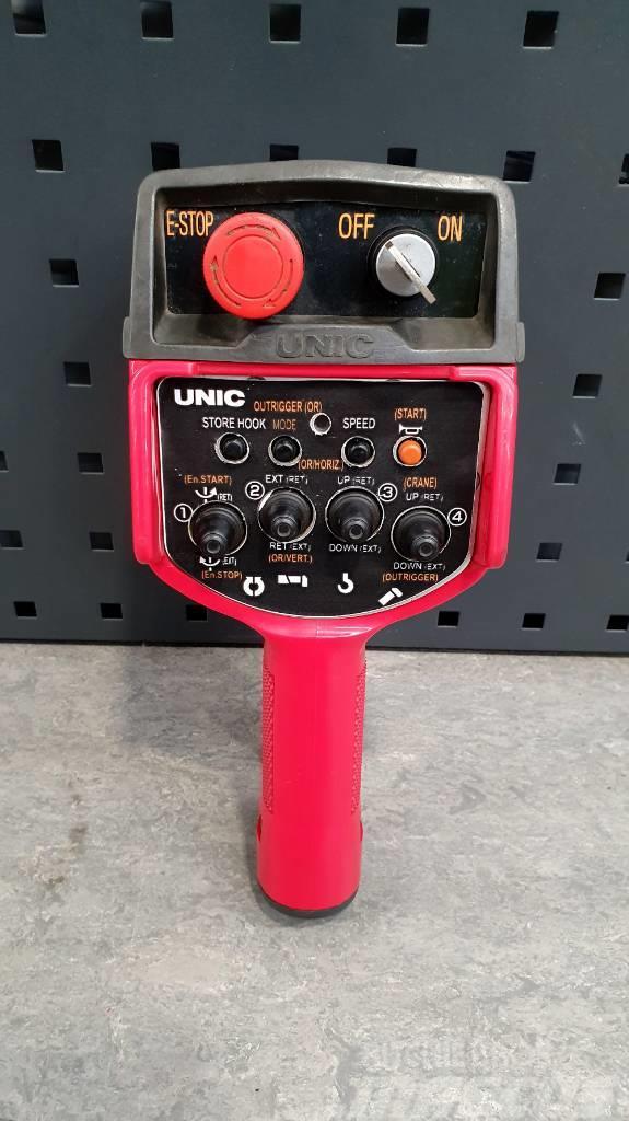 Unic URW 376 CDMER Mini grue