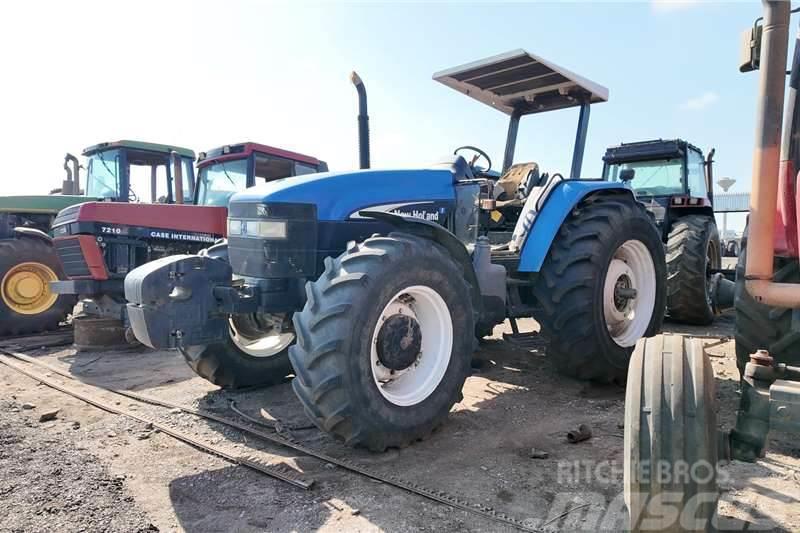 New Holland TM150Â TractorÂ Now stripping for spar Tracteur