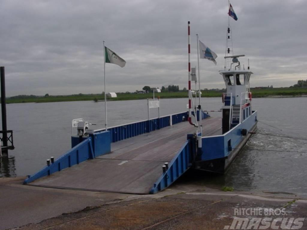  Christoffel I Veerpont Bateaux de travail, barges et pontons