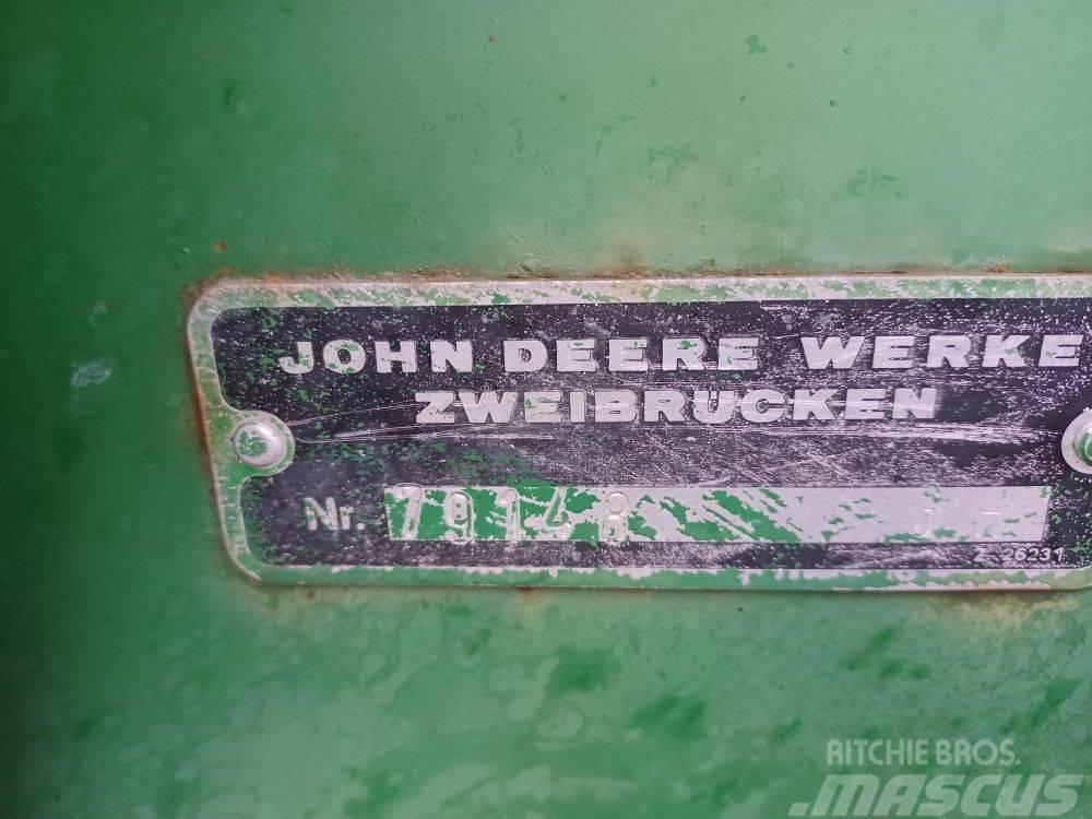 John Deere 1000 Déchaumeur, cultivateur