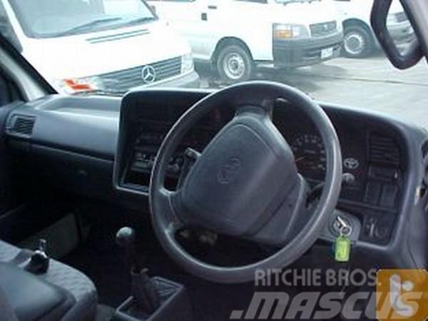 Toyota HIACE RZH103R Utilitaire