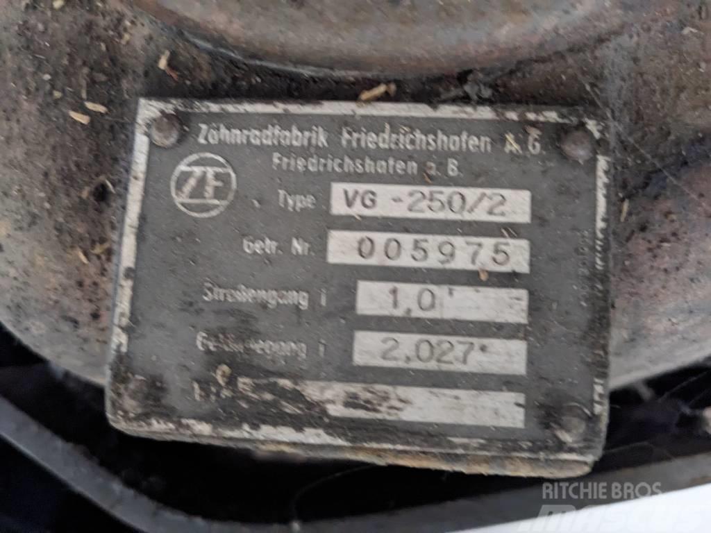 ZF Verteilergetriebe VG-250/2 Boîte de vitesse