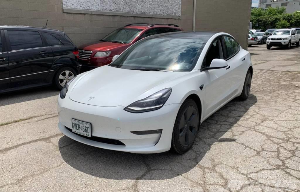 Tesla Model 3 Voiture